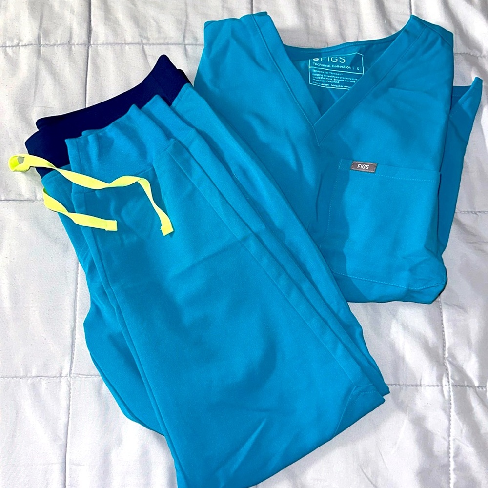 FIGS teal blue scrubs set
